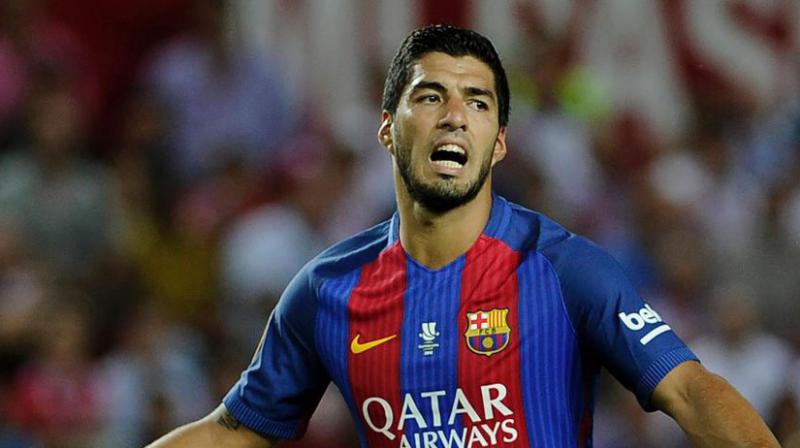 Luis Suarez suffered the injury in the second half of Wednesday night's 2-0 defeat away to Real Madrid in the second leg of the Spanish Super Cup, although he played on to the end as Barcelona lost 5-1 on aggregate.(Photo: AFP) Luis Suarez suffered the injury in the second half of Wednesday night's 2-0 defeat away to Real Madrid in the second leg of the Spanish Super Cup, although he played on to the end as Barcelona lost 5-1 on aggregate.(Photo: AFP)