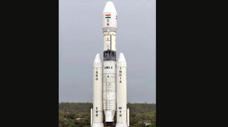 The 43.43-metre tall vehicle has the liquid and cryogenic stage and two S200 solid rocket boosters. The 43.43-metre tall vehicle has the liquid and cryogenic stage and two S200 solid rocket boosters.