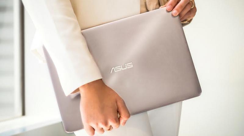 Weighing 1.2kg, it is also one of the slimmest and lightest 13.3-inch clamshell notebooks with an Intel Core-i series performance processor in the market. Weighing 1.2kg, it is also one of the slimmest and lightest 13.3-inch clamshell notebooks with an Intel Core-i series performance processor in the market.