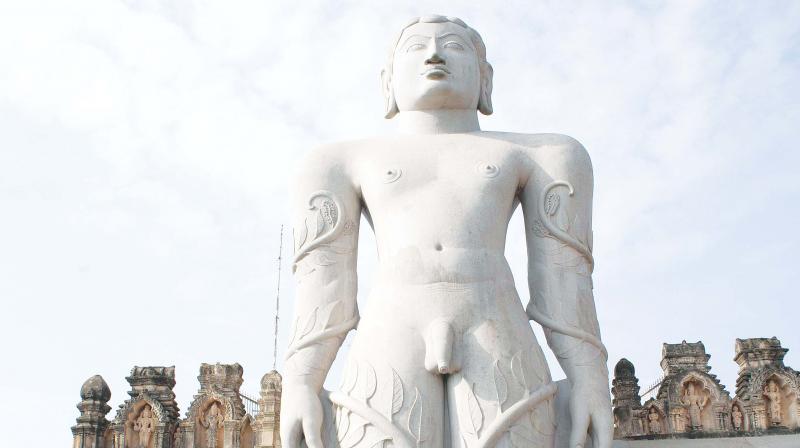 ASI officials inspecting the statue of Bahubali at Shravanabelagola. (Photo: DC) ASI officials inspecting the statue of Bahubali at Shravanabelagola. (Photo: DC)