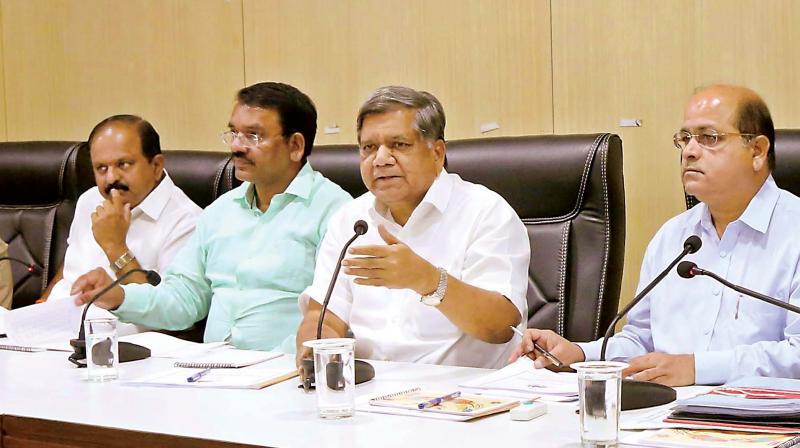 Minister Jagadish Shettar speaks at a review meeting in Belagavi on Friday – KPN Minister Jagadish Shettar speaks at a review meeting in Belagavi on Friday – KPN