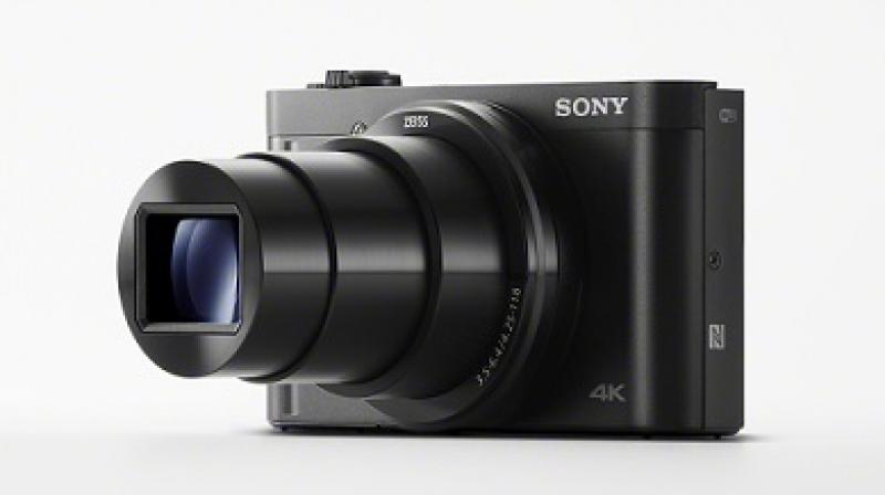 The new camera offers a zoom range from 24mm1 at the wide end up to 720mm1 super-telephoto. The new camera offers a zoom range from 24mm1 at the wide end up to 720mm1 super-telephoto.