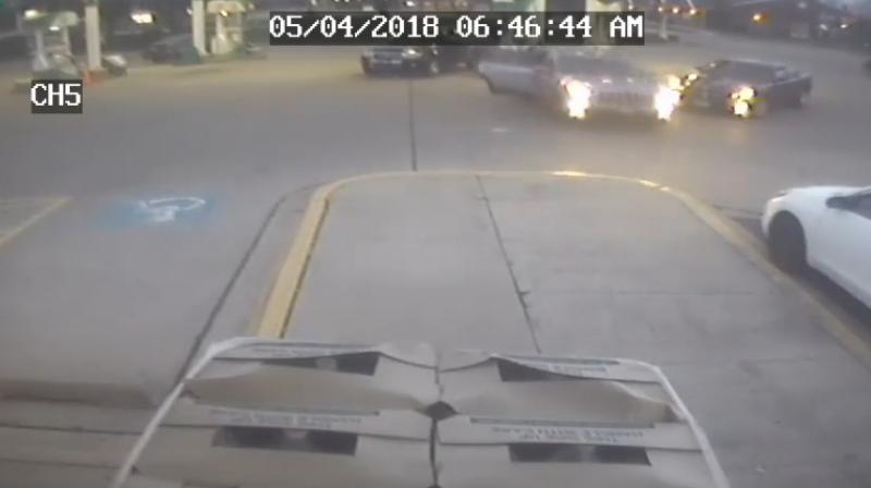 Young girl jumps out of moving vehicle to escape carjacking. (Photo: Pixabay) Young girl jumps out of moving vehicle to escape carjacking. (Photo: Pixabay)