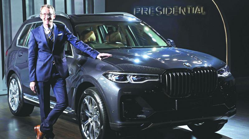 The new BMW X7 will compete with other large, luxurious SUVs like the Mercedes-Benz GLS and the Range Rover in the country. The new BMW X7 will compete with other large, luxurious SUVs like the Mercedes-Benz GLS and the Range Rover in the country.