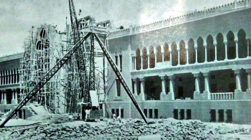 Mir Osman Ali Khan laid the foundation of the building designed by Earnest Jasper, a Belgian architect. Ali Raza and Zain Yar Jung were the chief architects. Mir Osman Ali Khan laid the foundation of the building designed by Earnest Jasper, a Belgian architect. Ali Raza and Zain Yar Jung were the chief architects.