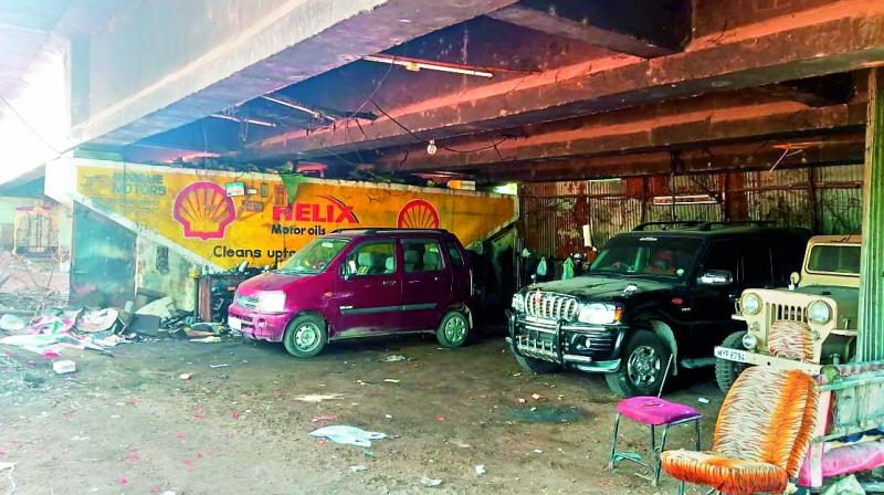 Encroachers convert the area beneath the Nayapul bridge into parking space. (Photo: DC) Encroachers convert the area beneath the Nayapul bridge into parking space. (Photo: DC)