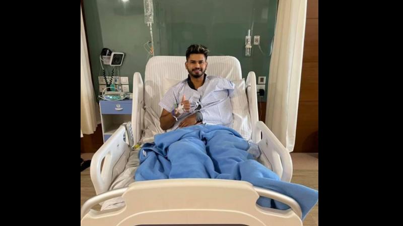 Delhi Capitals’ Shreyas Iyer poses for a photo after undergoing a shoulder surgery. — Twitter Delhi Capitals’ Shreyas Iyer poses for a photo after undergoing a shoulder surgery. — Twitter