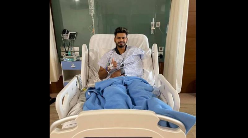 Delhi Capitals Shreyas Iyer poses for a photo after undergoing a shoulder surgery. 	 Twitter