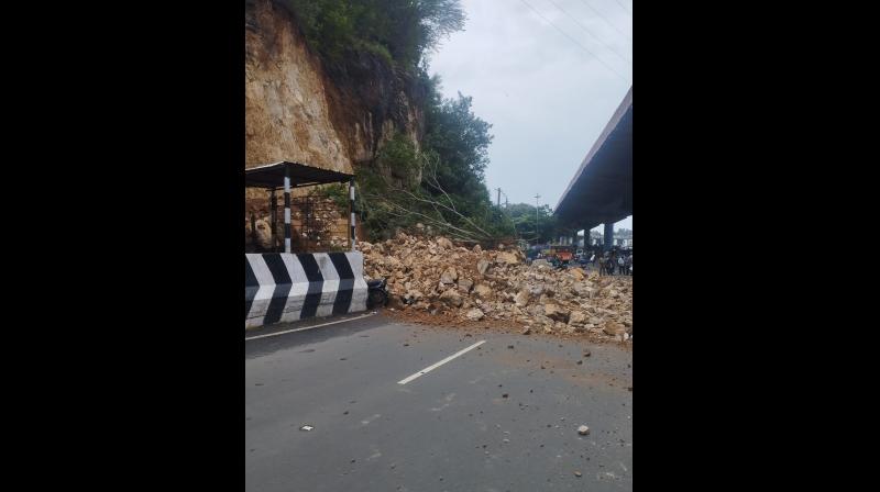 Boulders Fall Off Indrakeeladri Hillock in Vijayawada