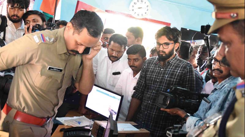 File picture of a raid conducted by the officials of the motor vehicles department raid at Kallada Travels after its employees manhandled protesting passengers in April this year File picture of a raid conducted by the officials of the motor vehicles department raid at Kallada Travels after its employees manhandled protesting passengers in April this year