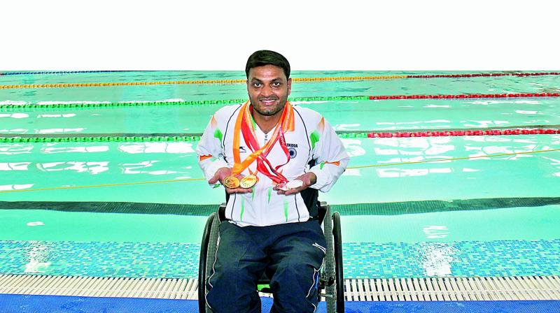 At the rehabilitation centre for paraplegics, he met Raja Ram Ghag, another paraplegic who inspired him to take up swimming. At the rehabilitation centre for paraplegics, he met Raja Ram Ghag, another paraplegic who inspired him to take up swimming.