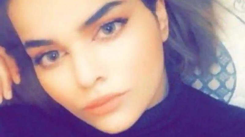 Rahaf Mohammed al-Qunun told said she ran away from her family while travelling in Kuwait because they subjected her to physical and psychological abuse. (Photo: Kenneth Roth/Twitter) Rahaf Mohammed al-Qunun told said she ran away from her family while travelling in Kuwait because they subjected her to physical and psychological abuse. (Photo: Kenneth Roth/Twitter)