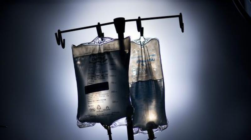 They claimed an insect was found in a saline bottle administered to her during treatment in the hospital (Photo: AFP) They claimed an insect was found in a saline bottle administered to her during treatment in the hospital (Photo: AFP)