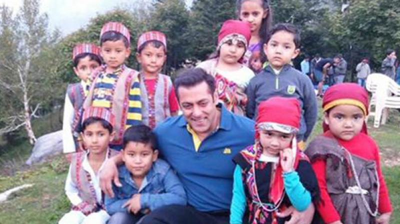 One of the pictures of Salman Khan from his shooting for 'Tubelight' in Manali. One of the pictures of Salman Khan from his shooting for 'Tubelight' in Manali.