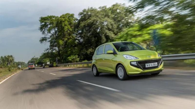 Santro seems to have been well received as it now commands a three-month waiting period. It’s available with a petrol engine as well as a CNG option. Santro seems to have been well received as it now commands a three-month waiting period. It’s available with a petrol engine as well as a CNG option.