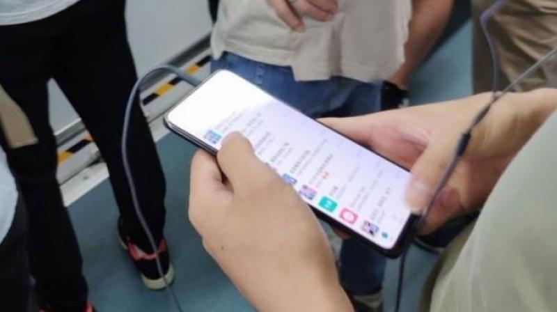 It seems that Vivo could have taken the decision to deviate from the APEX concept’s design for the NEX keeping the costs in mind. (Photo: Slashleaks) It seems that Vivo could have taken the decision to deviate from the APEX concept’s design for the NEX keeping the costs in mind. (Photo: Slashleaks)