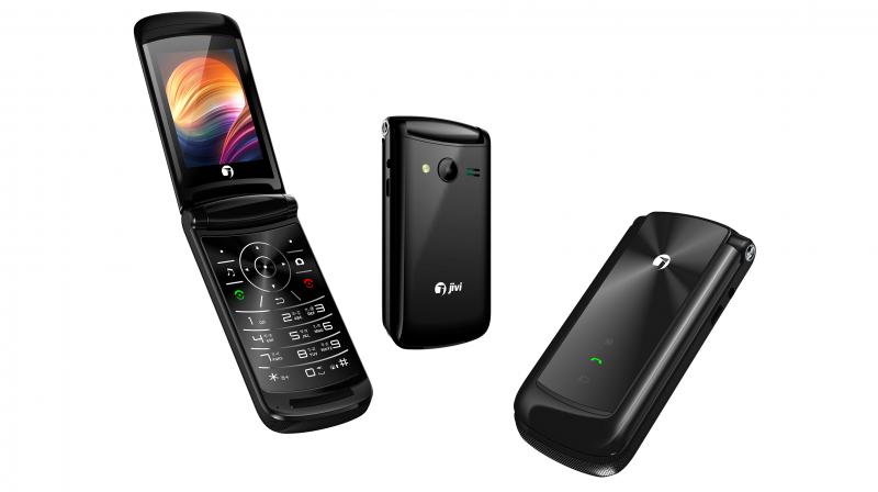 The phone is equipped with all the latest features like camera with flash, FM Radio and more. The phone is equipped with all the latest features like camera with flash, FM Radio and more.