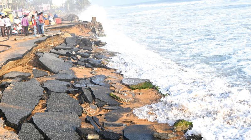 A top official said that administrative sanctions had been given to three projects, which will facilitate hundreds of visitors coming to the beach. A top official said that administrative sanctions had been given to three projects, which will facilitate hundreds of visitors coming to the beach.