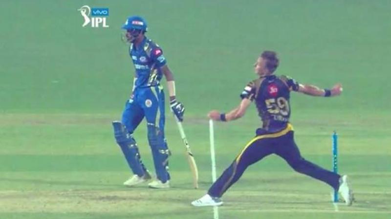 On the fifth ball of the 16th over of MI’s innings, umpire KN Ananthapadmanabhan called a Tom Curran delivery a no-ball for overstepping. However, subsequent replays showed that Curran’s foot had landed well within the lines, making it clear that the delivery was not a ‘no-ball’. (Photo: Screengrab) On the fifth ball of the 16th over of MI’s innings, umpire KN Ananthapadmanabhan called a Tom Curran delivery a no-ball for overstepping. However, subsequent replays showed that Curran’s foot had landed well within the lines, making it clear that the delivery was not a ‘no-ball’. (Photo: Screengrab)
