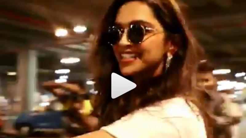 Deepika Padukone asked paparazzi to sit in her car. (Photo: Viral Bhayani) Deepika Padukone asked paparazzi to sit in her car. (Photo: Viral Bhayani)