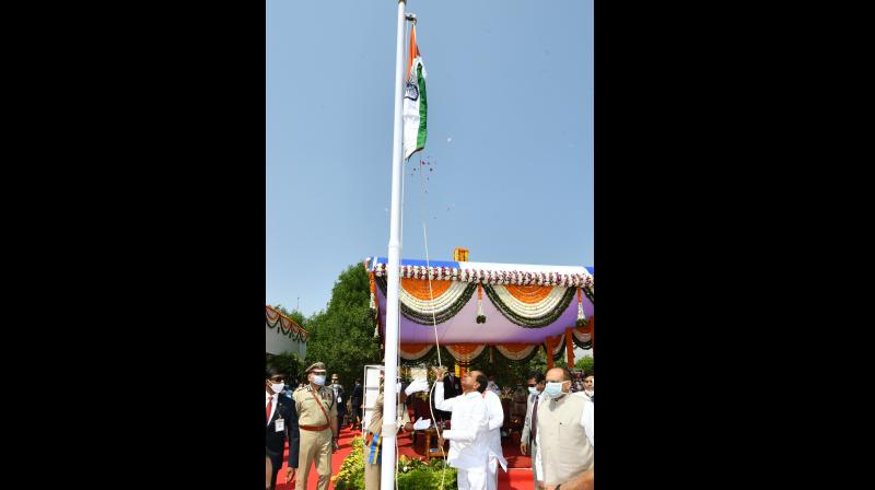 To commemorate the day, the Chief Minister released Tricolour balloons. (Image: Twitter/@TelanganaCMO)