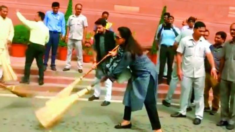 Parliamentarian Anurag Thakur was with Hema during this drive, after which the actress-turned-politico also told the media that she would take the programme to her constituency Mathura. Parliamentarian Anurag Thakur was with Hema during this drive, after which the actress-turned-politico also told the media that she would take the programme to her constituency Mathura.