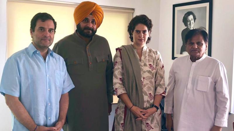 Punjab minister and Congress leader Navjot Singh Sidhu Monday met party president Rahul Gandhi in Delhi. (Photo: Twitter/ @sherryontopp) Punjab minister and Congress leader Navjot Singh Sidhu Monday met party president Rahul Gandhi in Delhi. (Photo: Twitter/ @sherryontopp)