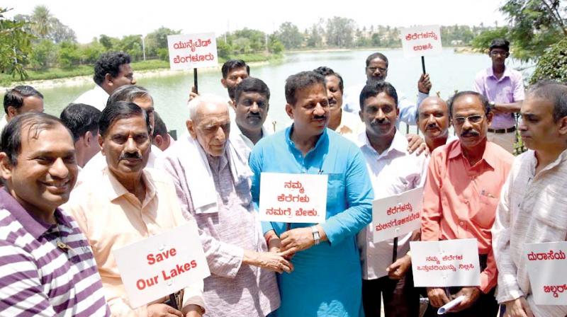 Members of the United Bengaluru Foundation visit Allala Sandra Lake in Bengaluru on Saturday —R. Samuel Members of the United Bengaluru Foundation visit Allala Sandra Lake in Bengaluru on Saturday —R. Samuel