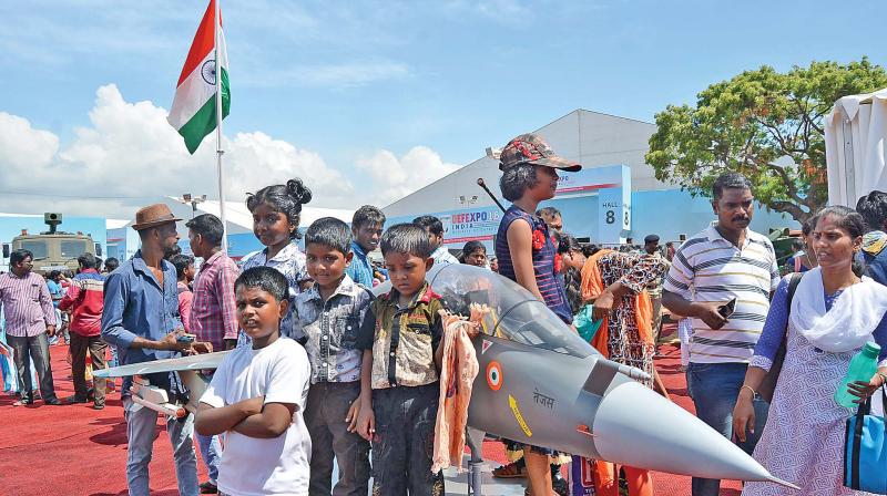 Children pose in front of a flight model on display. (Photo:DC) Children pose in front of a flight model on display. (Photo:DC)