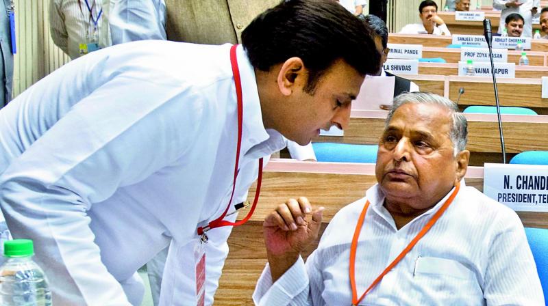 Mulayam had earlier said that sycophants and arrogance were responsible for the defeat of the SP. Mulayam had earlier said that sycophants and arrogance were responsible for the defeat of the SP.