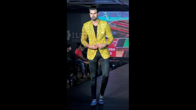 City-based model sporting a flashy OTT jacket City-based model sporting a flashy OTT jacket