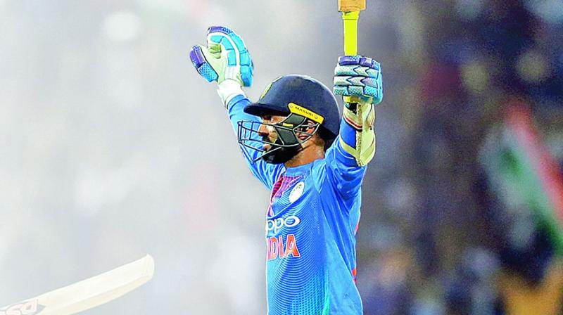 Karthik's last-ball six gifts India T20 tri-series title