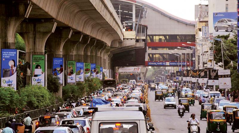 Parking troubles are also common on the Hebbal-K R Puram stretch, Hosur Road Silk Board Junction, Chickpet, and J C Nagar. Parking troubles are also common on the Hebbal-K R Puram stretch, Hosur Road Silk Board Junction, Chickpet, and J C Nagar.