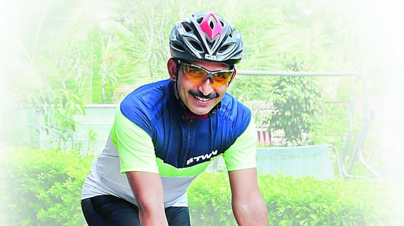 Shankar managed to reduce 10 kg in just 30 days with vigorous workout and a strict diet, in order to get selected in the army. Shankar managed to reduce 10 kg in just 30 days with vigorous workout and a strict diet, in order to get selected in the army.