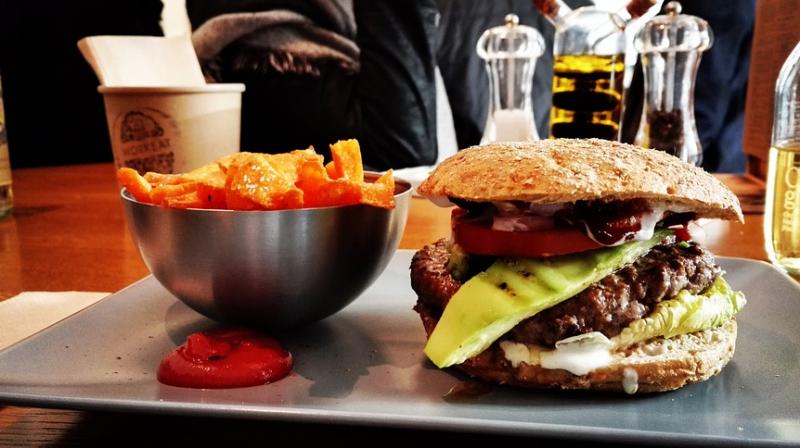 Sleep deprivation can lead to junk food cravings at night. (Photo: Pixabay) Sleep deprivation can lead to junk food cravings at night. (Photo: Pixabay)
