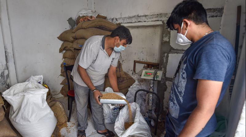 Telangana asks pds dealers to link ration to vaccine certificates - Vimarsana News