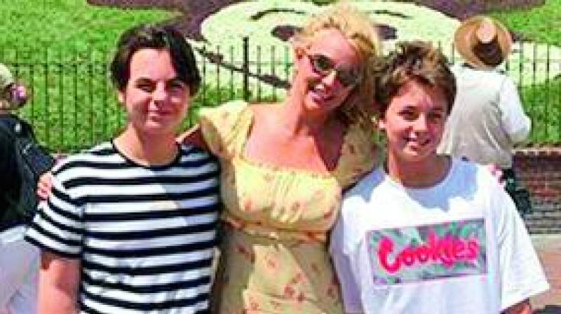 Britney Spears spent Sunday afternoon at Disneyland with her two sons — 13-year-old Sean and 12-year-old Jayden. Britney Spears spent Sunday afternoon at Disneyland with her two sons — 13-year-old Sean and 12-year-old Jayden.