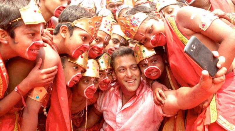 Salman Khan in a song from 'Bajrangi Bhaijaan.' Salman Khan in a song from 'Bajrangi Bhaijaan.'