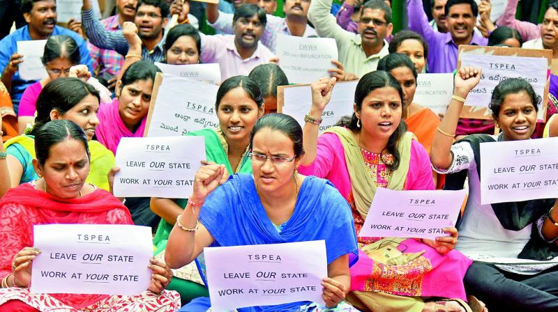 TS power sector engineers demanding bifurcation of staff at Vidyut Soudha, Hyderabad. (Photo: DC) TS power sector engineers demanding bifurcation of staff at Vidyut Soudha, Hyderabad. (Photo: DC)