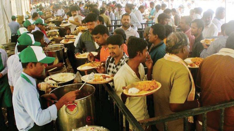 Image result for siddaramaiah in indira canteen