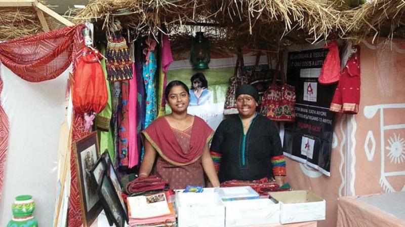Pragya Prasoon, Volunteers with Atijeevan Foundation. Pragya Prasoon, Volunteers with Atijeevan Foundation.