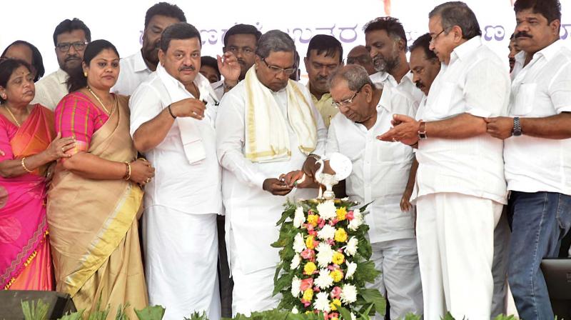 Ahead of Cabinet meeting, Veerashaiva seers on warpath