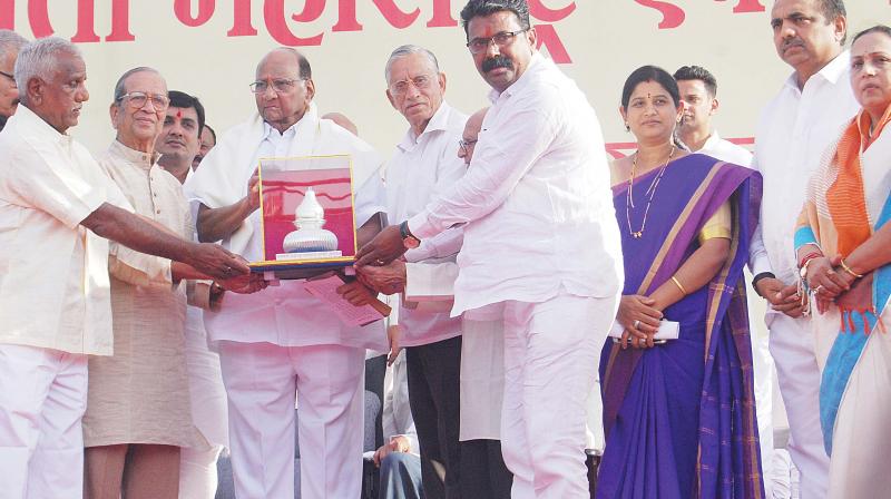 NCP chief Sharad Pawar with Maharashtra Ekikaran Samiti leaders in Belagavi on Saturday. (Photo: DC) NCP chief Sharad Pawar with Maharashtra Ekikaran Samiti leaders in Belagavi on Saturday. (Photo: DC)