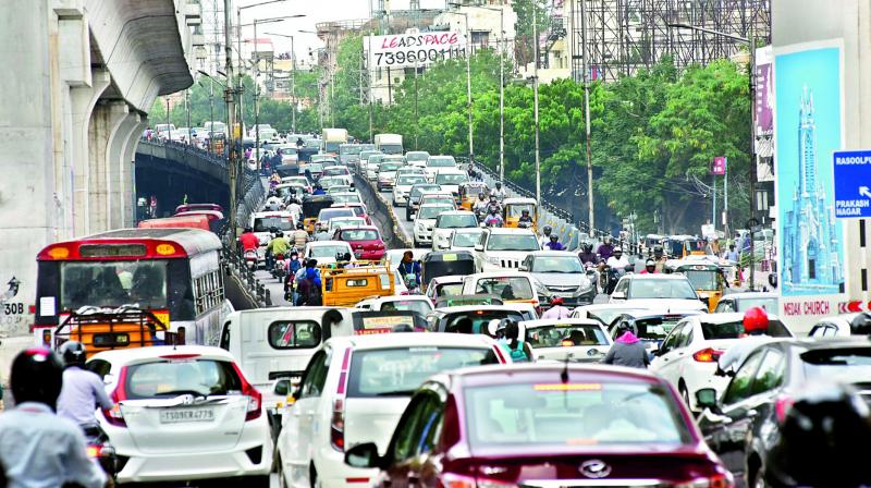 Citizens encounter heavy traffic snarl on the Begumpet road almost every day. (Image: DC) Citizens encounter heavy traffic snarl on the Begumpet road almost every day. (Image: DC)