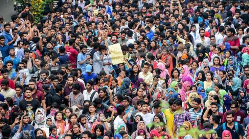 Bangladeshi students march along a street during a student protest in Dhaka on August 5.(Photo: AFP) Bangladeshi students march along a street during a student protest in Dhaka on August 5.(Photo: AFP)