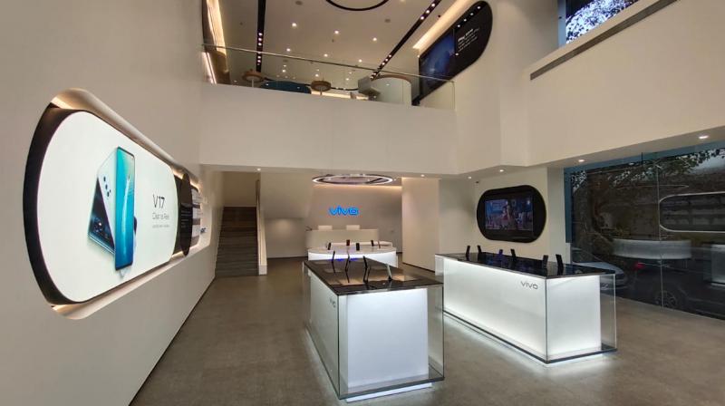 The vivo Experience centre is conveniently located at Shop number 3, Ashar Millennia building, Ghodbunder Road, Kapurbavdi, Thane, Maharashtra. The vivo Experience centre is conveniently located at Shop number 3, Ashar Millennia building, Ghodbunder Road, Kapurbavdi, Thane, Maharashtra.