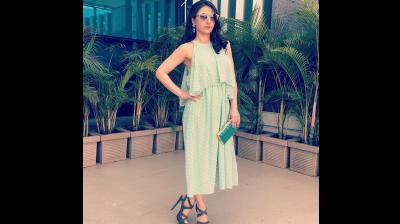 Soha Ali Khan with one of rented clutches from Ziniosa