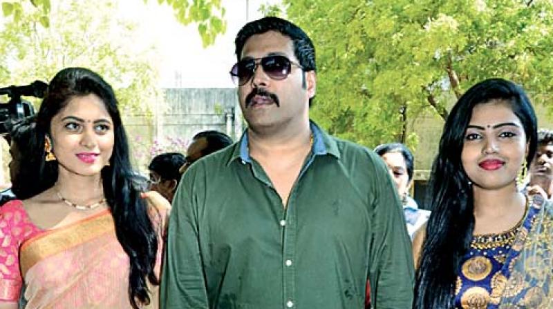 Jai Akash with Akshitha and Jayashree. Jai Akash with Akshitha and Jayashree.