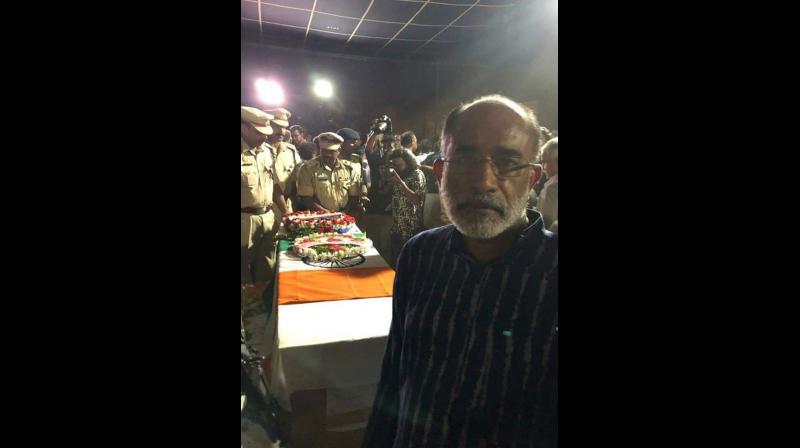 Union Minister said that he was attending the last rites of Vasantha Kumar at Wynad on February 16.(Photo: Twitter | @_shriraj) Union Minister said that he was attending the last rites of Vasantha Kumar at Wynad on February 16.(Photo: Twitter | @_shriraj)
