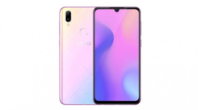 The Vivo Z3i features a 6.3-inch full HD+ Super AMOLED 19:9 display with a 90.3 per cent screen-to-body ratio. The Vivo Z3i features a 6.3-inch full HD+ Super AMOLED 19:9 display with a 90.3 per cent screen-to-body ratio.